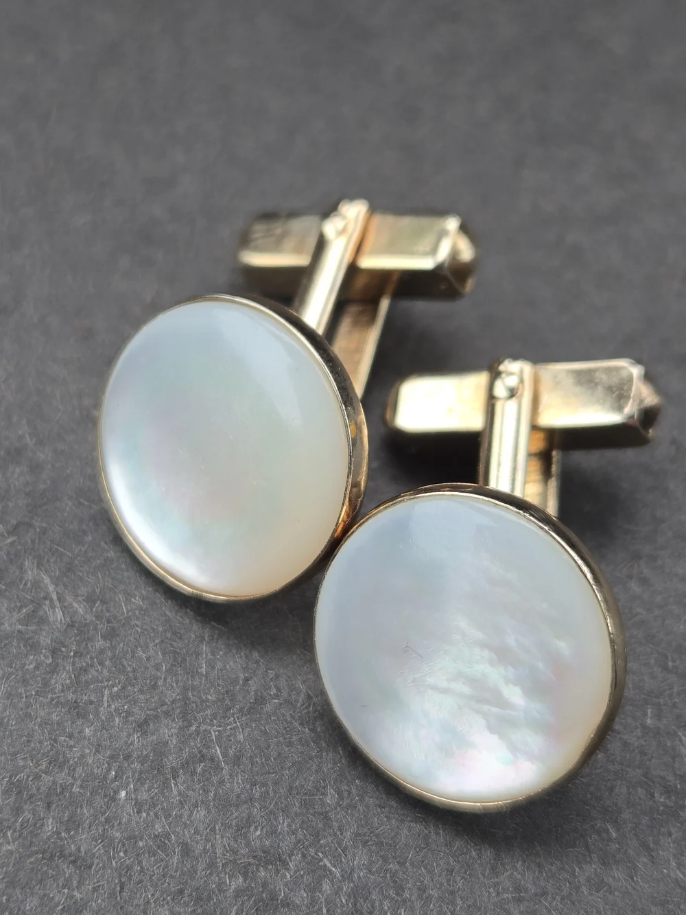 VTG SWANK Gold-tone In Abalone Cufflinks  & Mother-of-Pearl Round Cufflinks Set